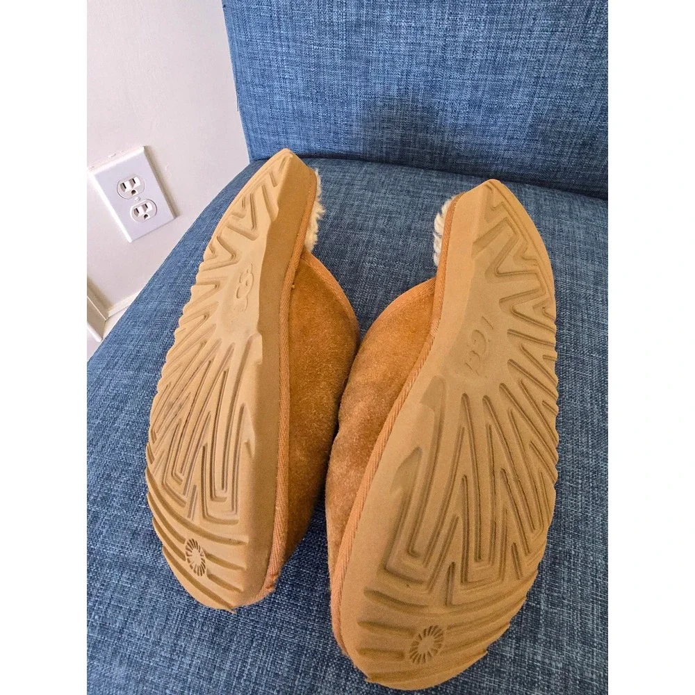 UGG Kids Scuffette II Chestnut Suede Sheepskin Slippers 1126382K Size 4